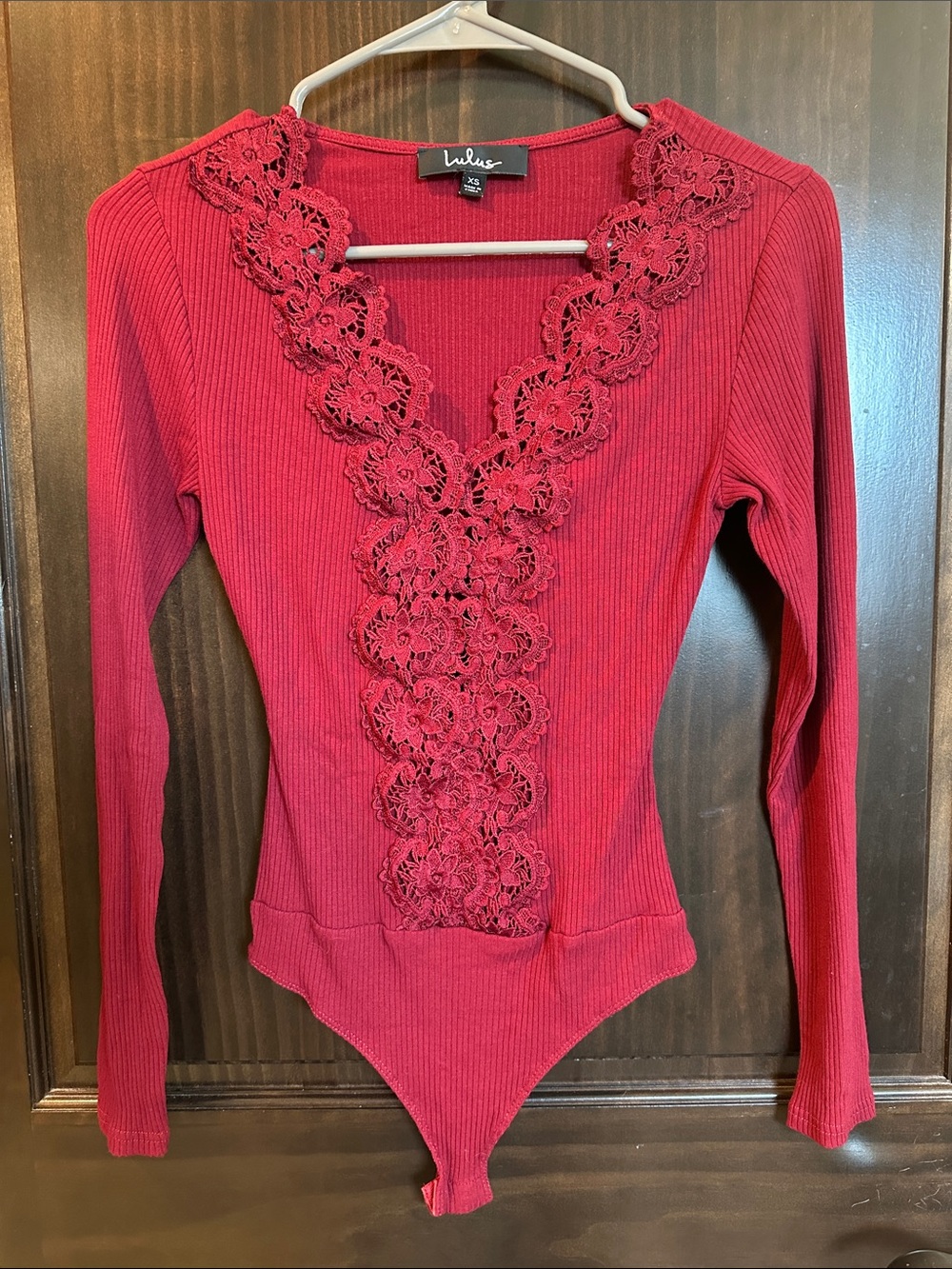 Lulu's Deep Burgundy Red Ribbed Lace V-Neck Long Sleeve Bodysuit XS 🌹🥀